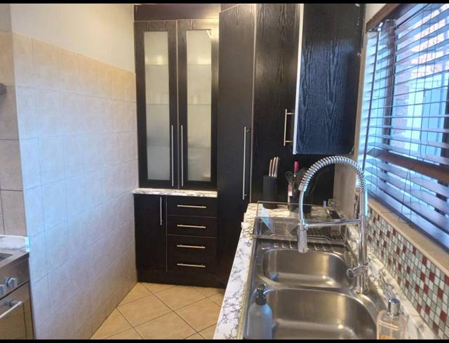 3 BEDROOM TOWNHOUSE FOR SALE IN KLOPPERPARK